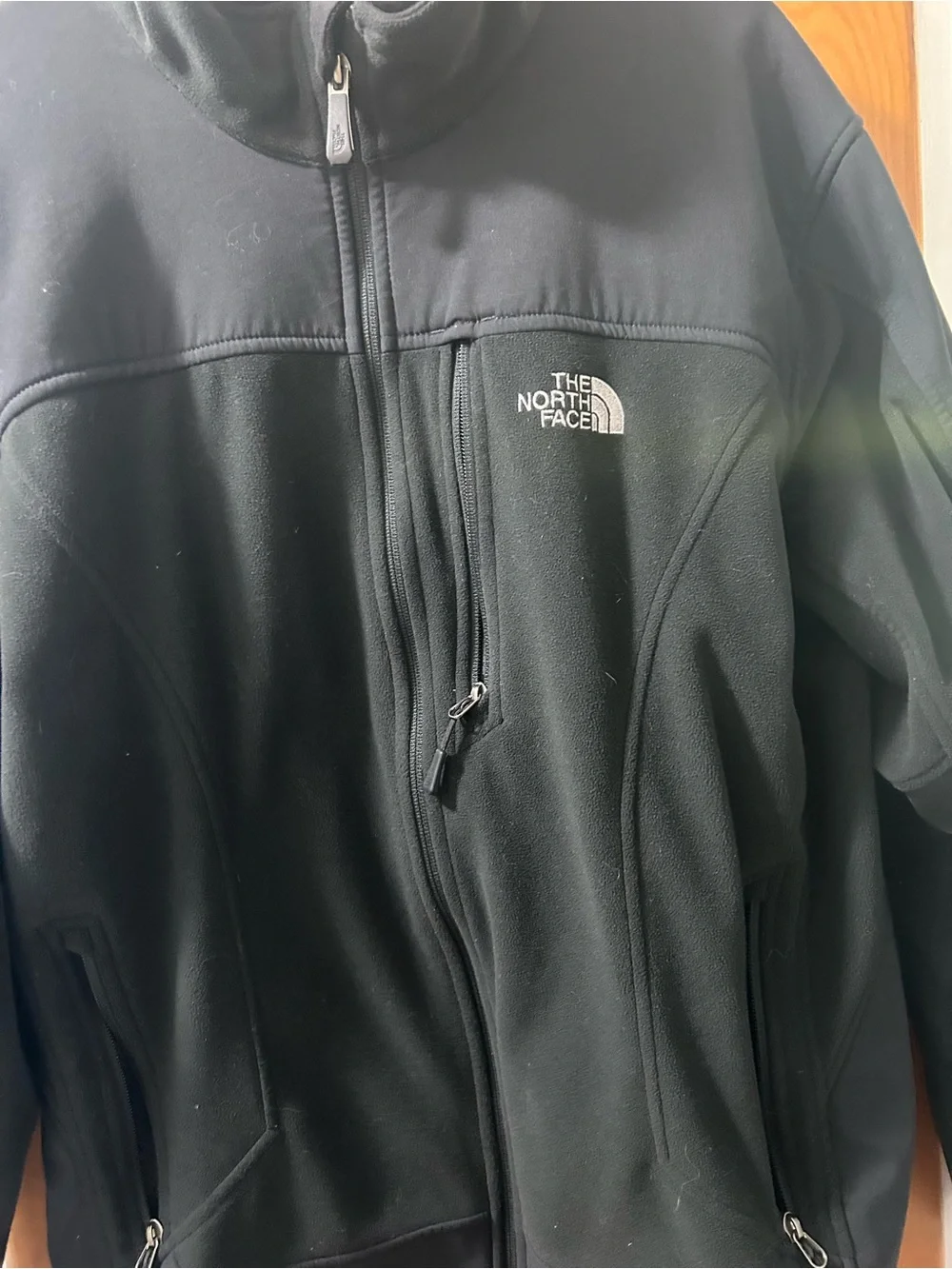 The North Face Black Men’s Lightweight Full-Zip Jacket
